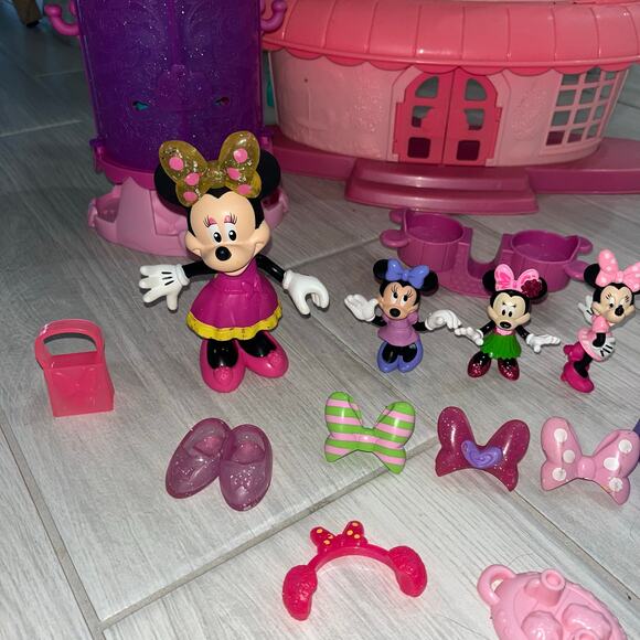 Disney Jr. Minnie Mouse Home Sweet Headquarters & Turnstyler Closet Playset - Picture 8 of 8